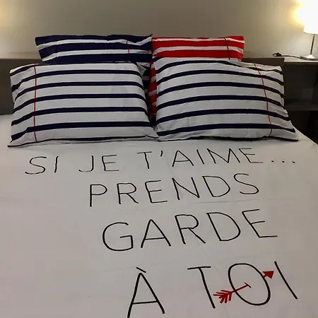 Palais Elisabeth Promenade Des * Ницца
