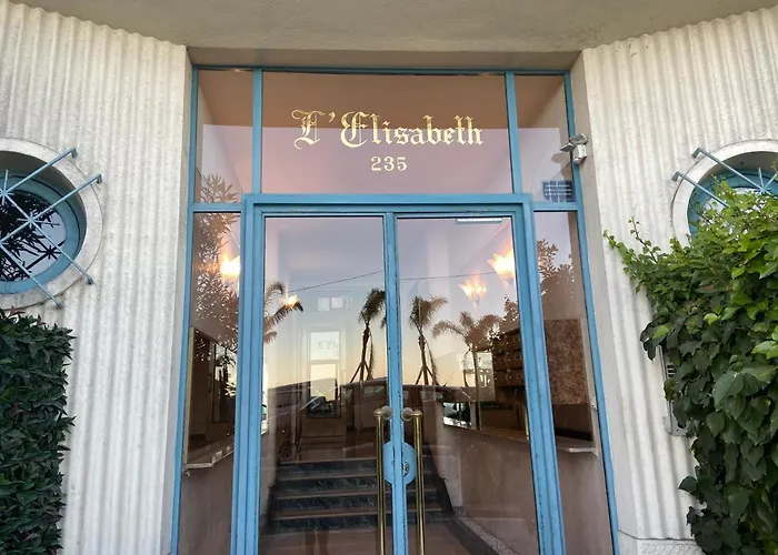 Palais Elisabeth Promenade Des *